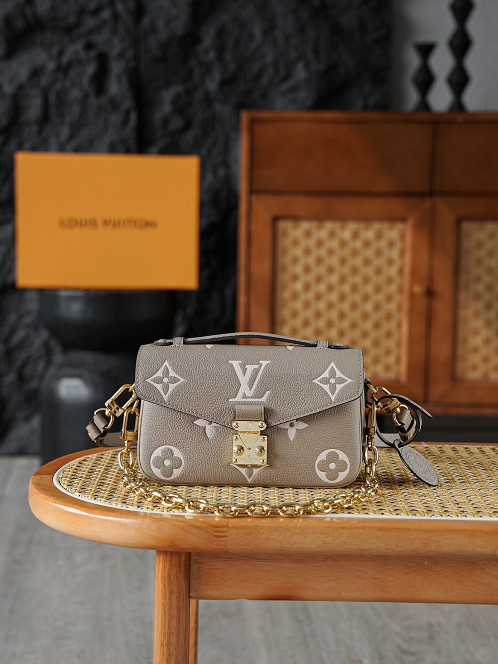 Pochette Metis East West Louis Vuitton M23081