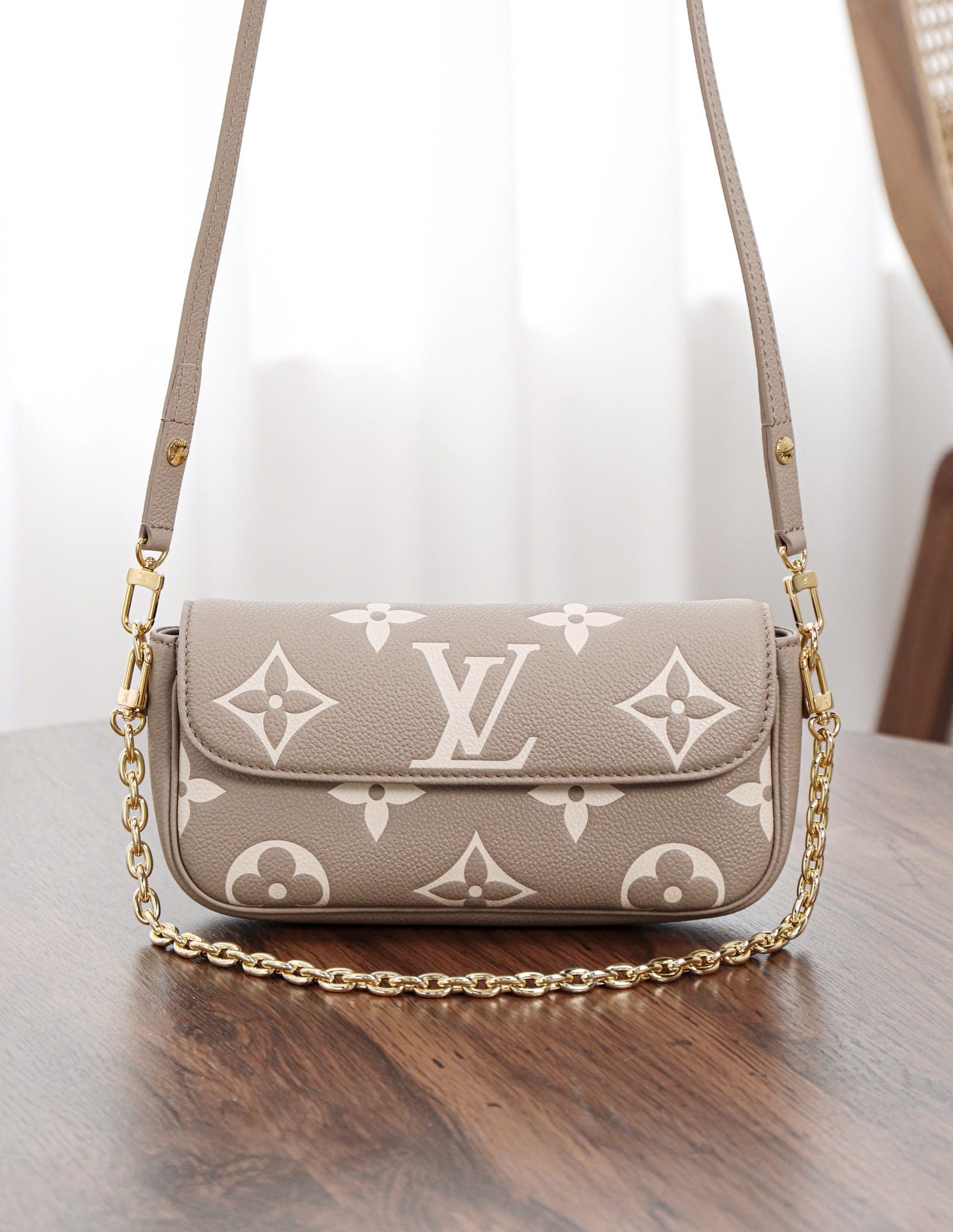 Wallet on chain ivy Louis Vuitton M82211