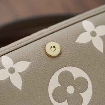 Diane Louis Vuitton M46583