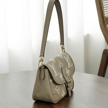 Diane Louis Vuitton M46583