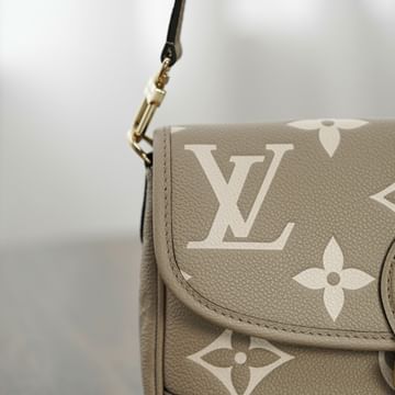 Diane Louis Vuitton M46583