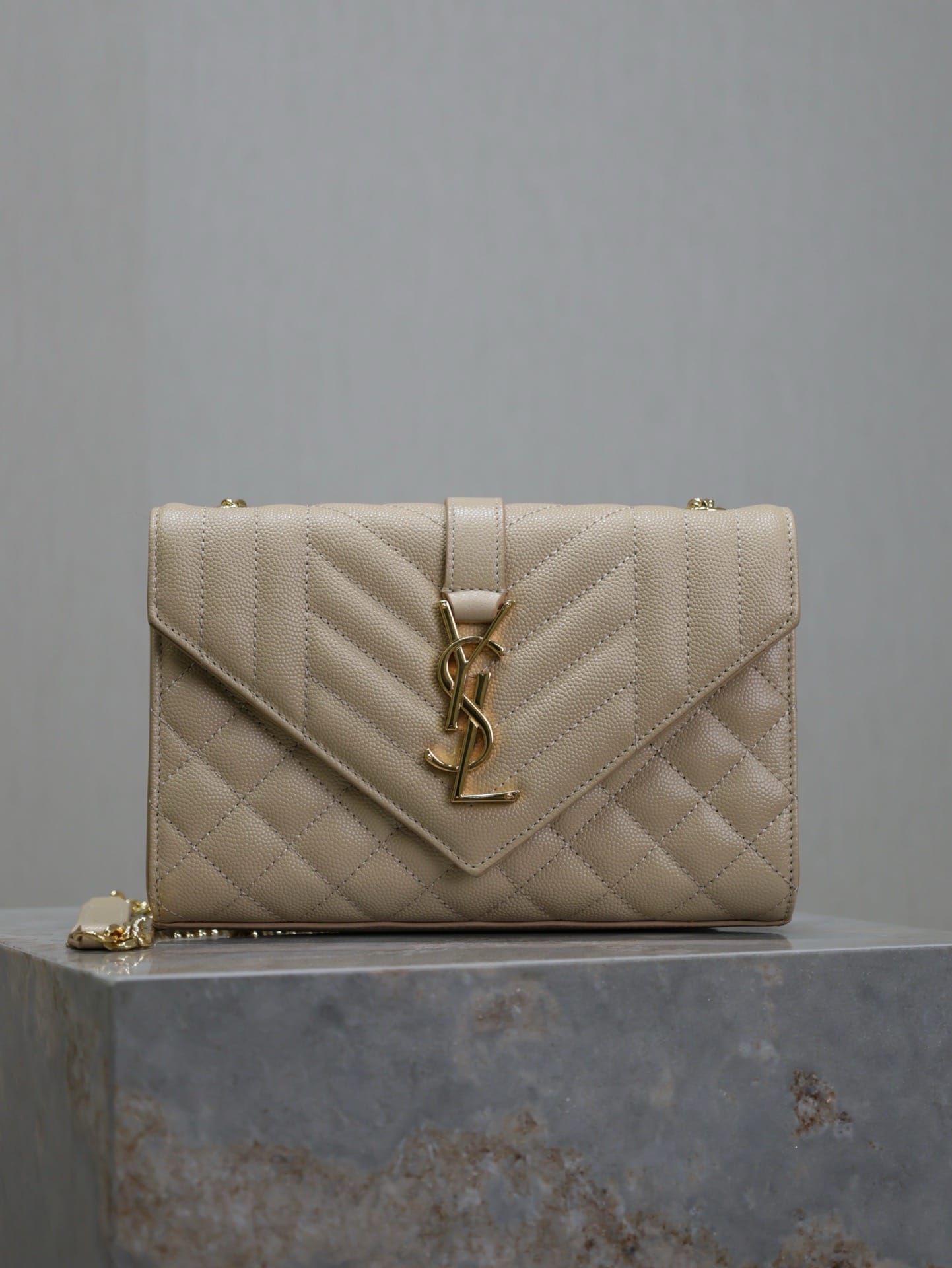 Envelope Saint Laurent 526286.12