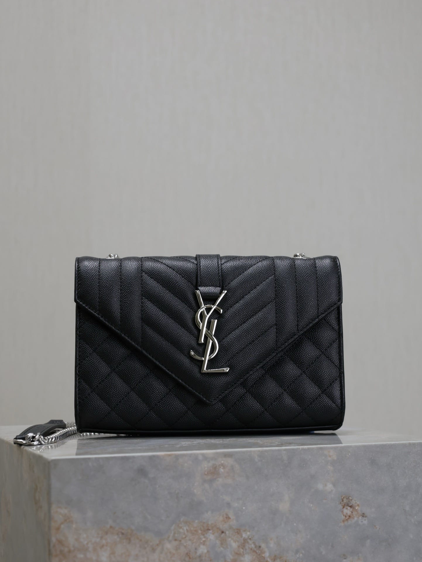 Envelope Saint Laurent 526286.14