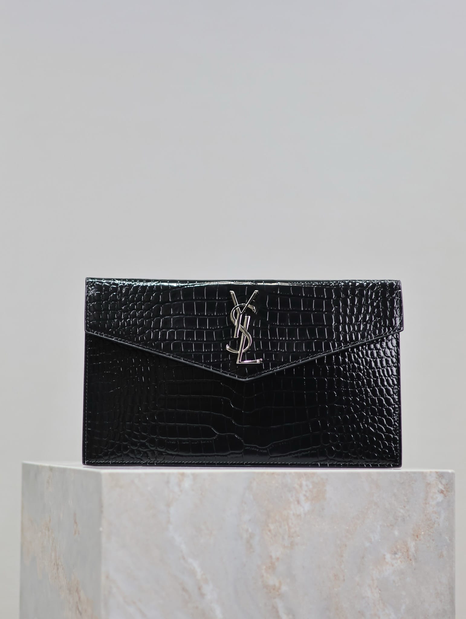 Uptown Pouch Saint Laurent 565739.9