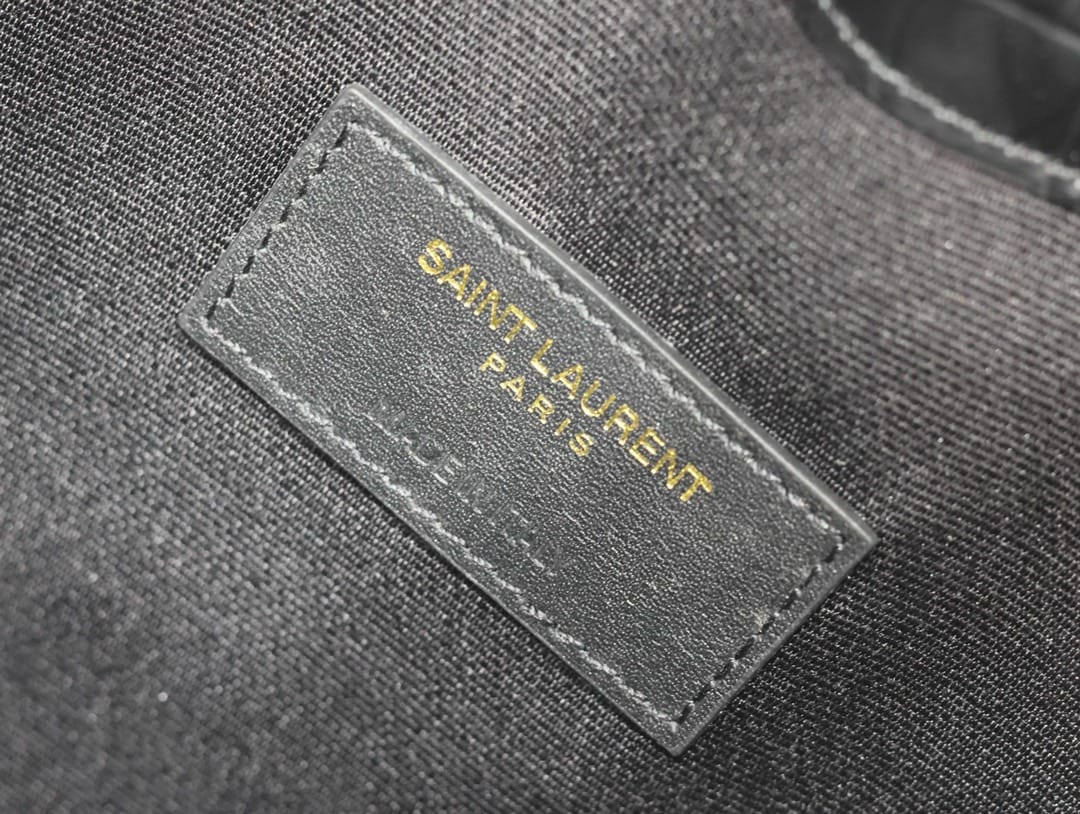 Uptown Pouch Saint Laurent 565739.11