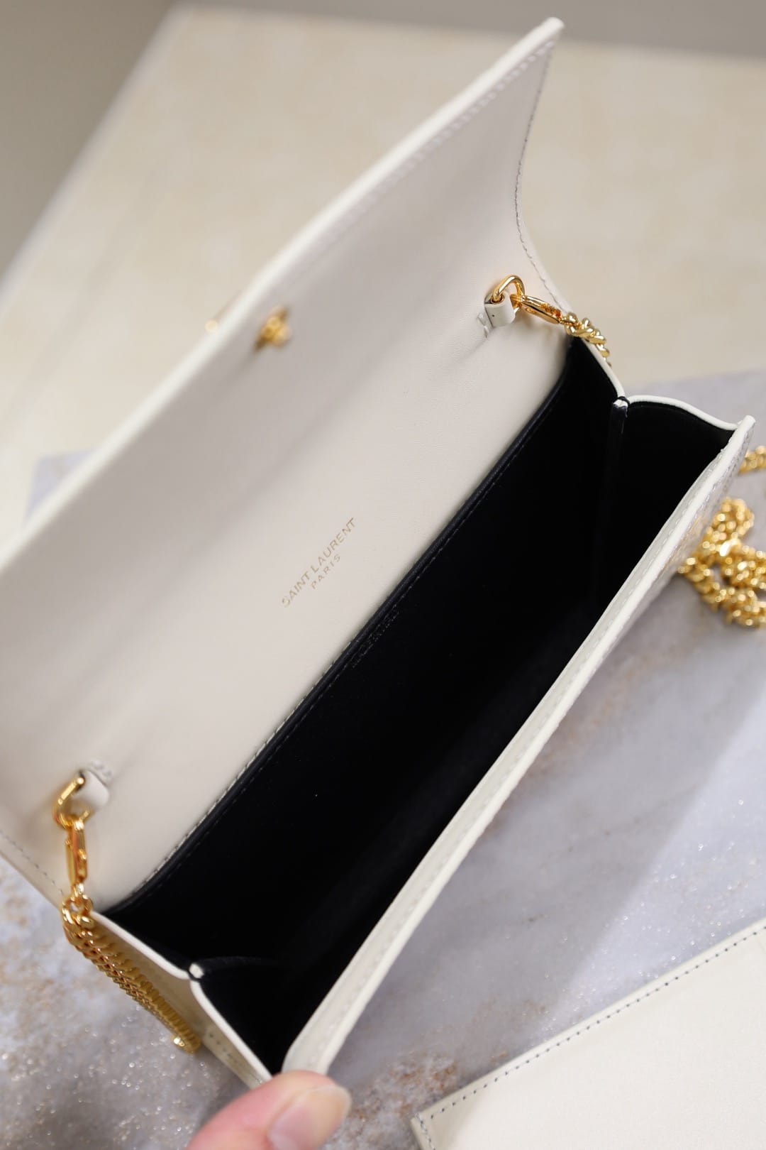 Uptown Saint Laurent 607788.3