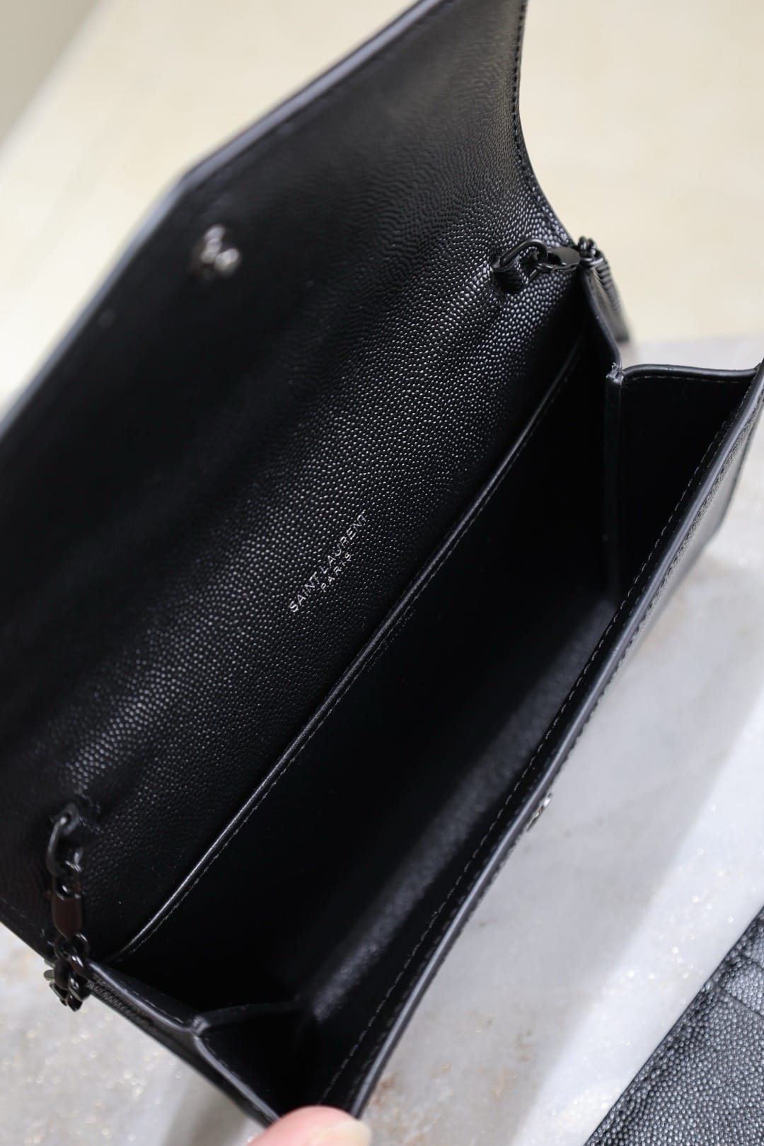 Uptown Saint Laurent 607788.9