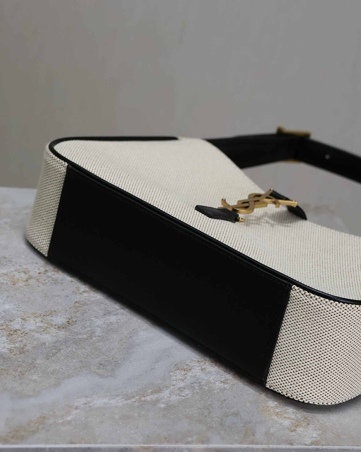 Le 5A7 Saint Laurent 657228.6