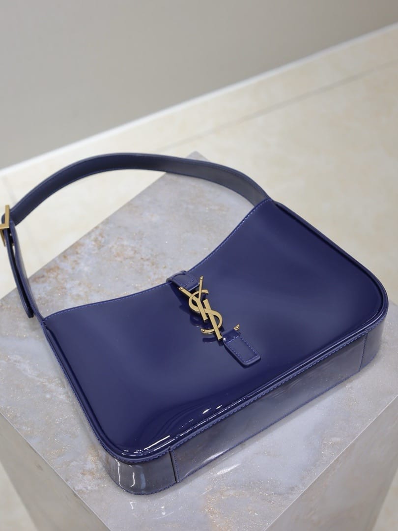 Le 5A7 Saint Laurent 657228.8