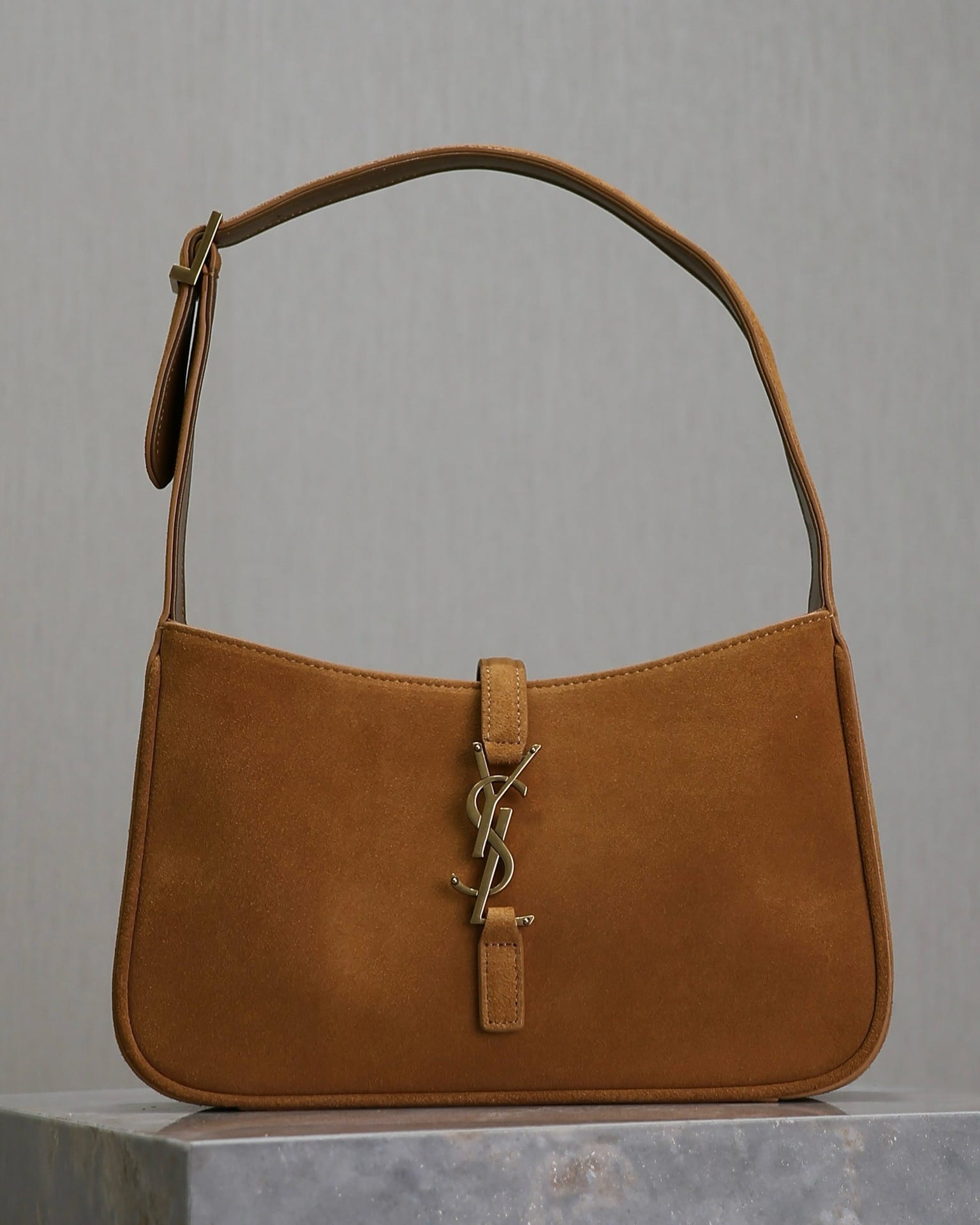 Le 5A7 Saint Laurent 657228.13