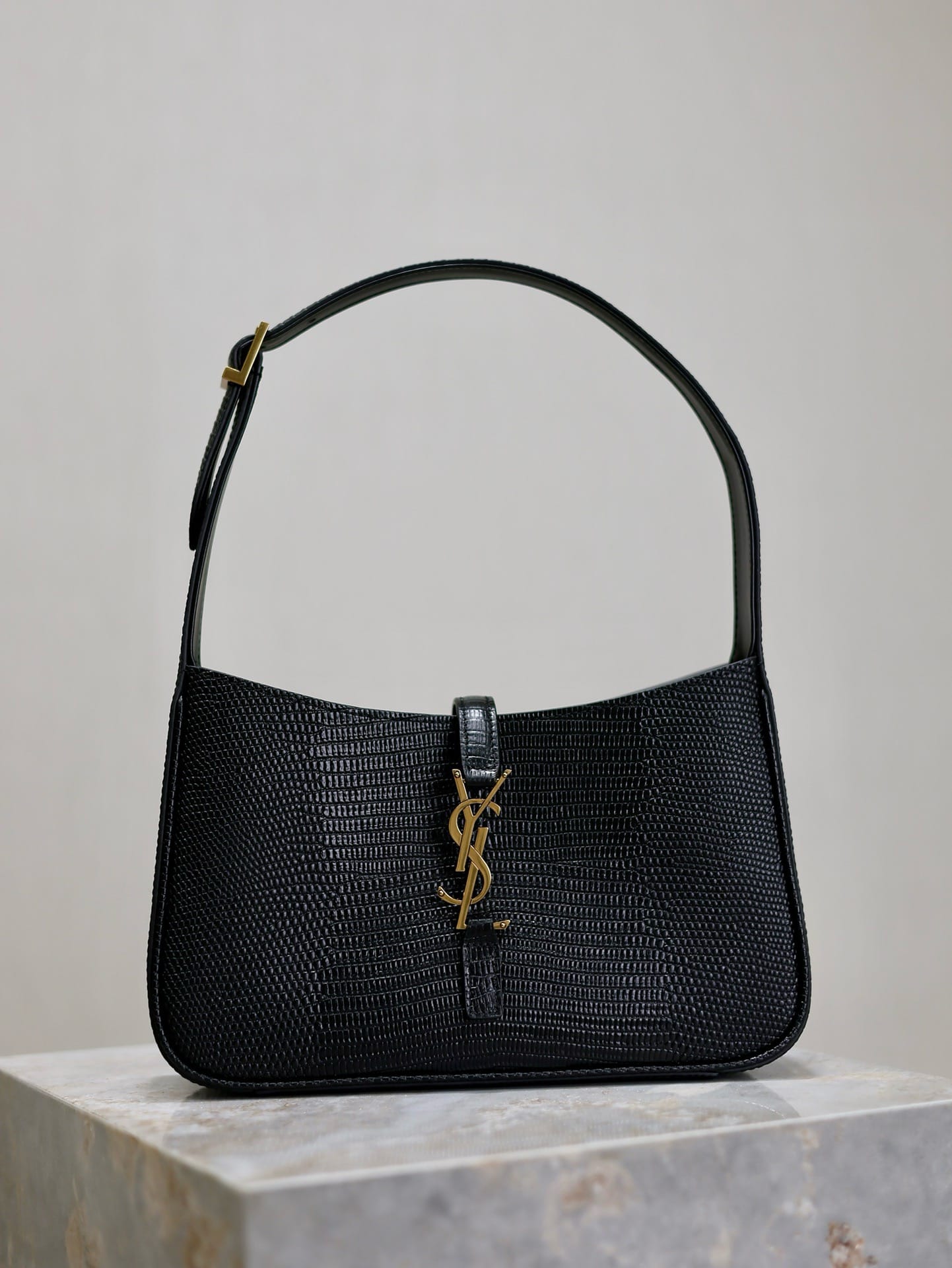 Le 5A7 Saint Laurent 657228.17