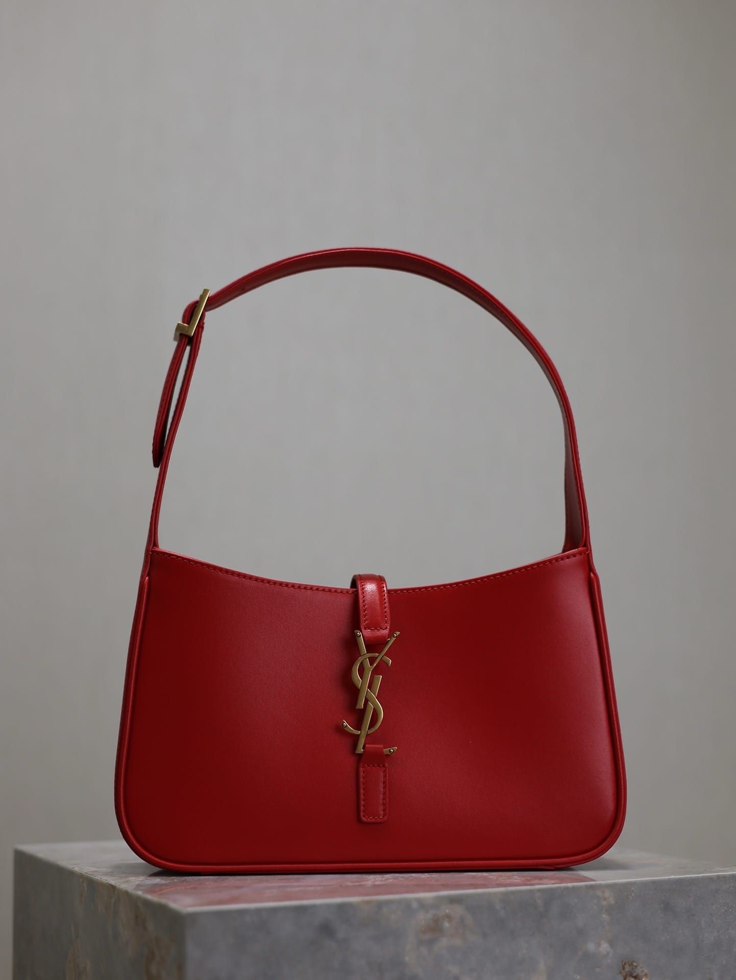 Le 5A7 Saint Laurent 657228.29