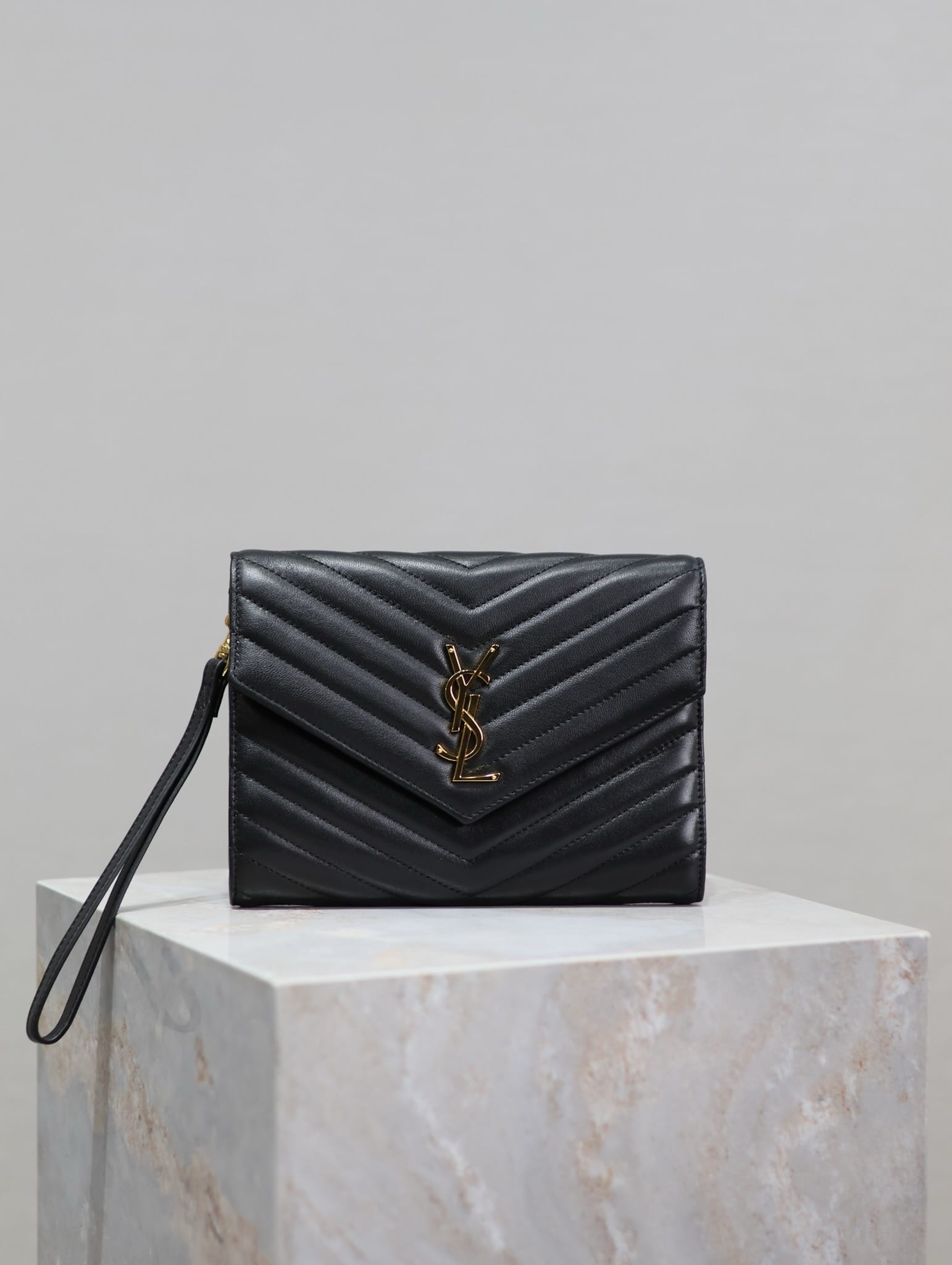 Le Cassandre Saint Laurent 617662.3