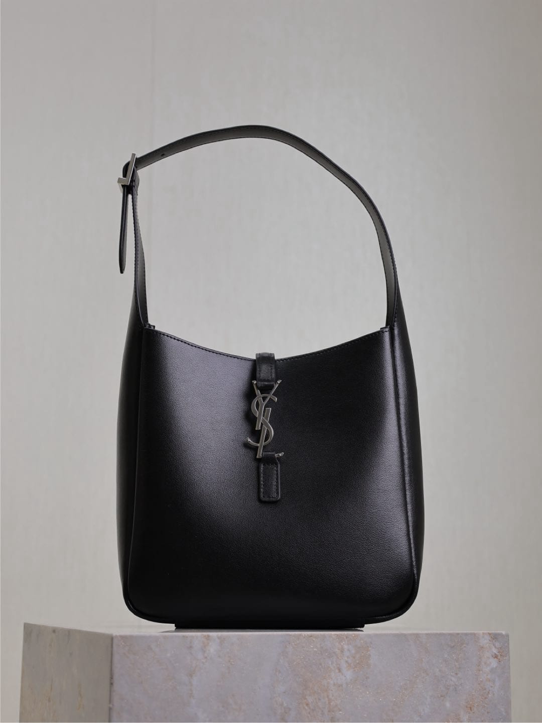 Le 5A7 Supple Saint Laurent 713938.9