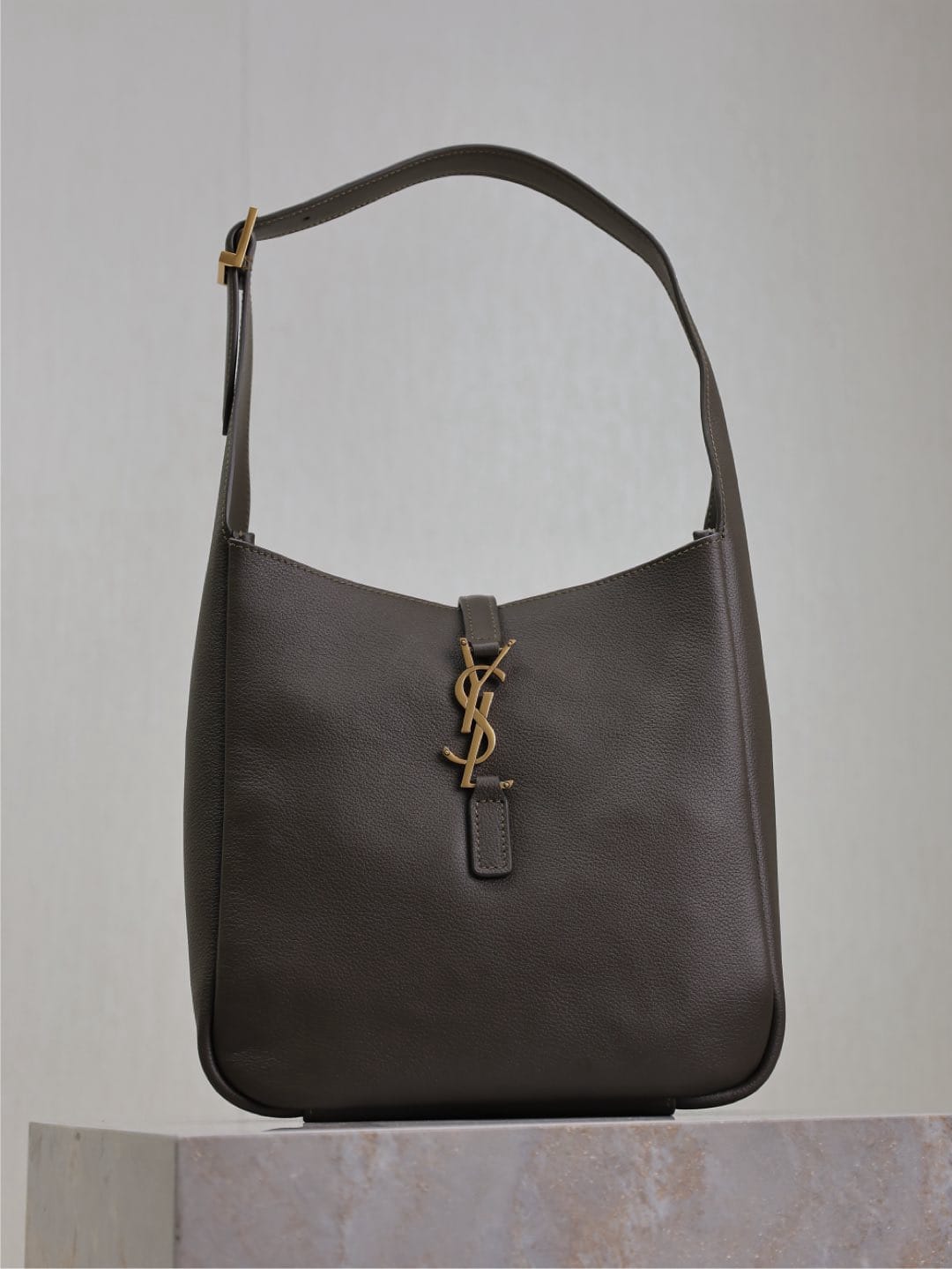 Le 5A7 Supple Saint Laurent 713938.13