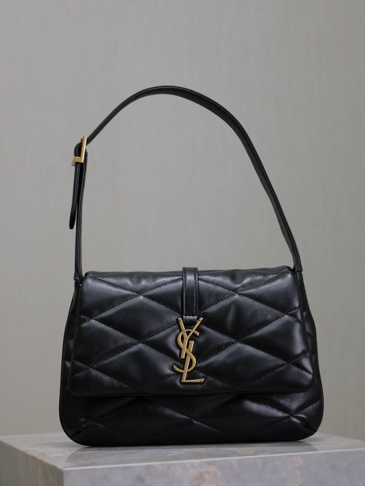 Le 57 Saint Laurent 698567.6