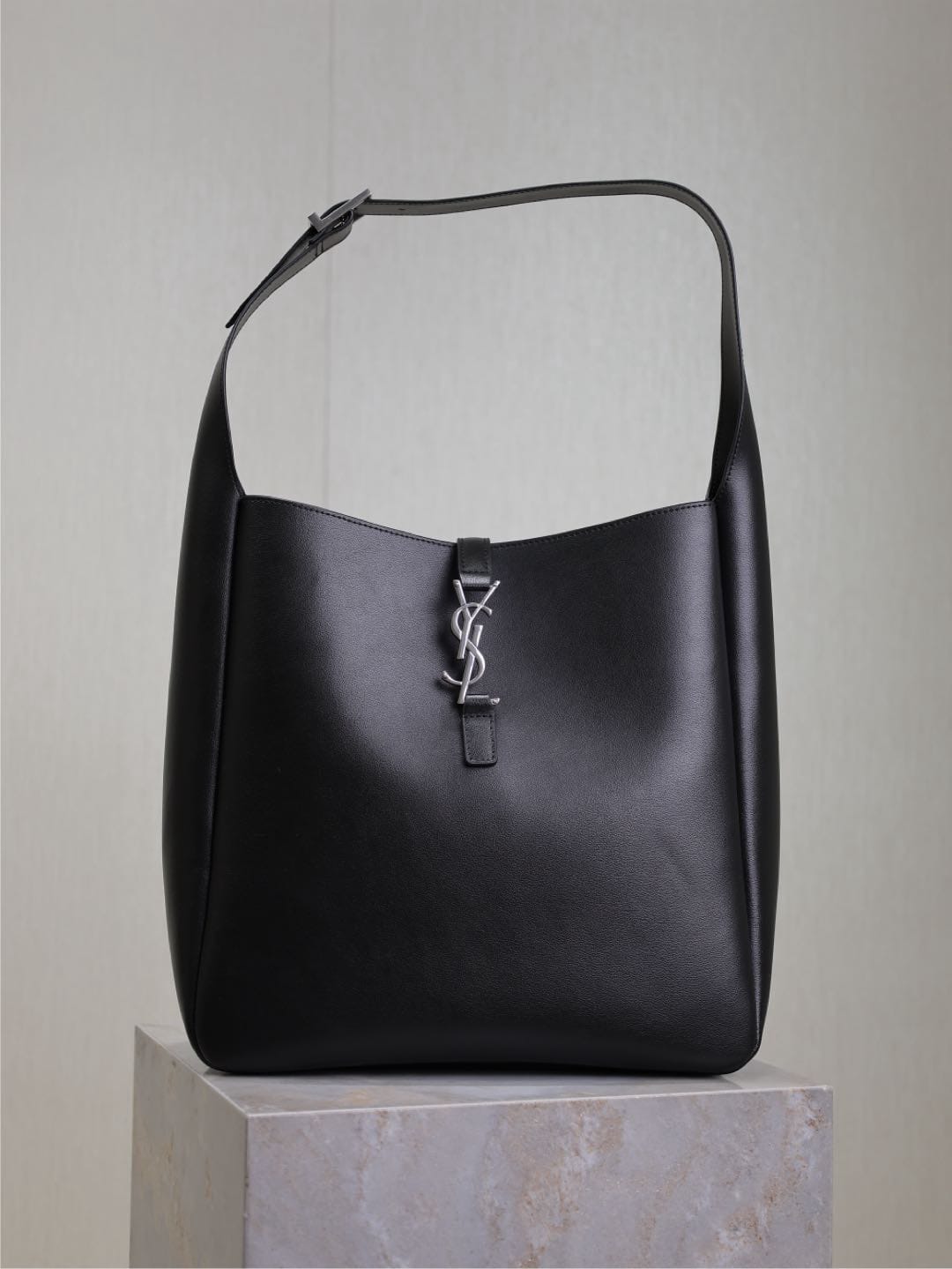 LE 5A7 Supple Saint Laurent 753837.1