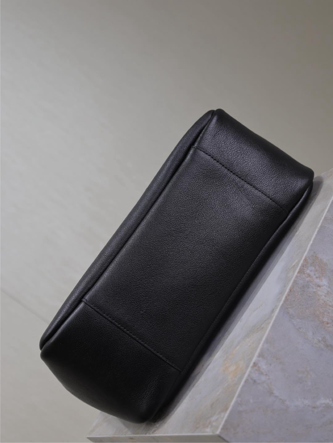 LE 5A7 Supple Saint Laurent 753837.2