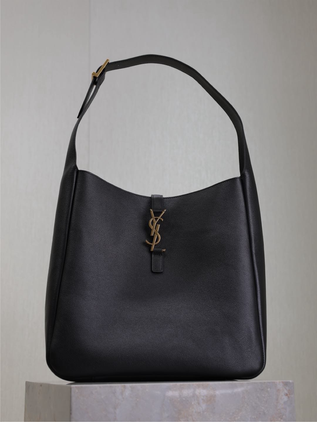 LE 5A7 Supple Saint Laurent 753837.2