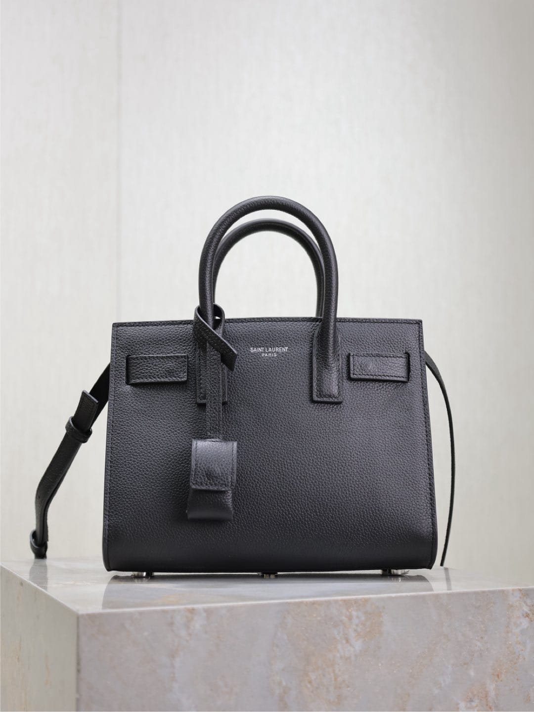 Le sac de jour 22cm Saint Laurent 392035.8