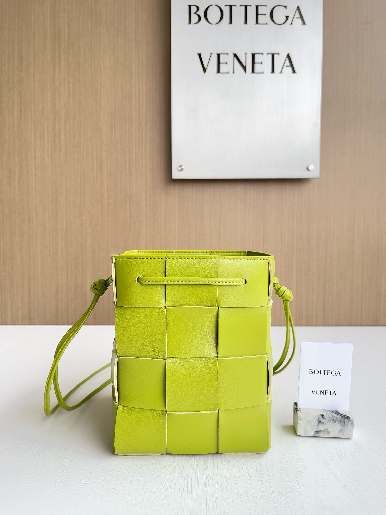 Jio Bottega Veneta 680218.1