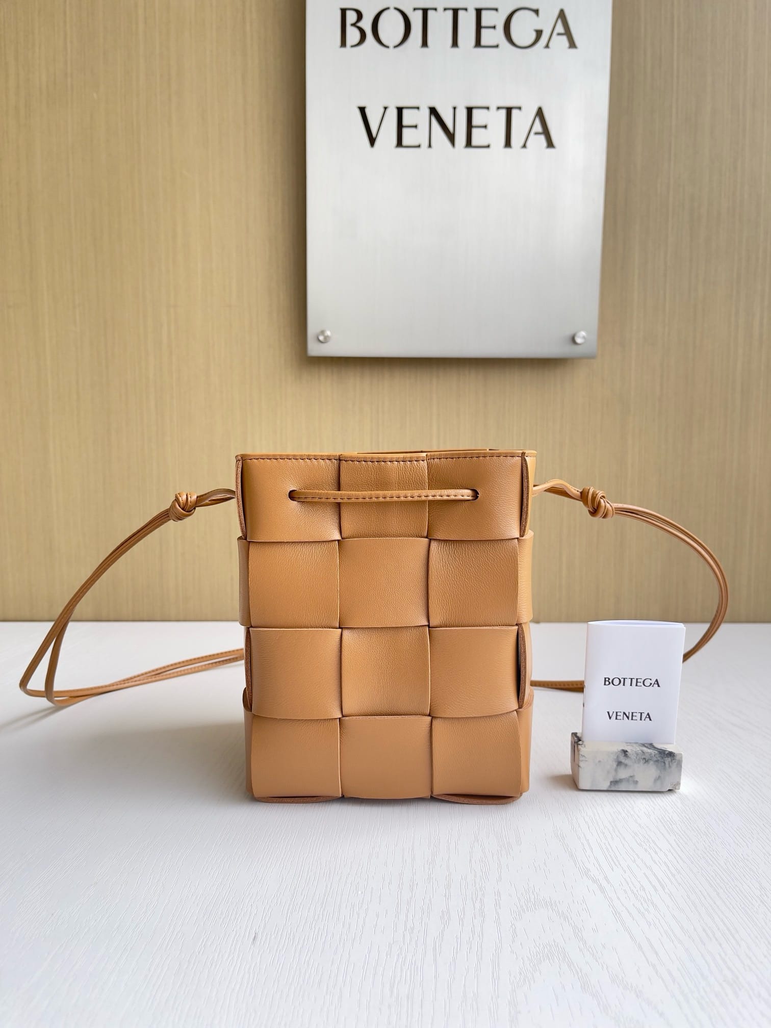 Jio Bottega Veneta 680218.7