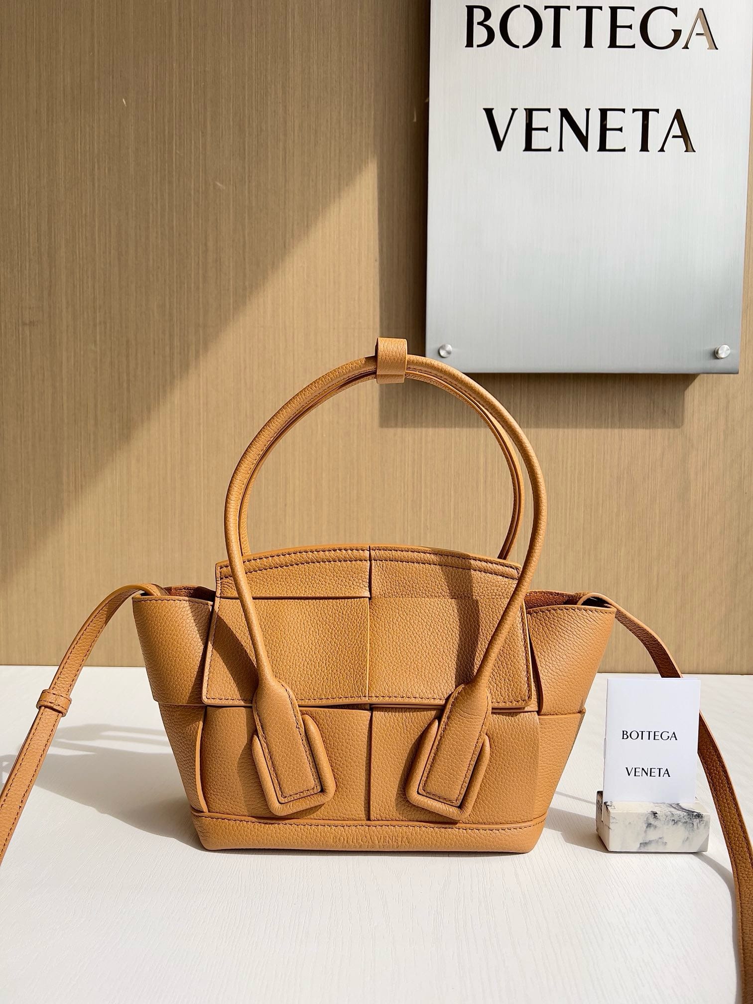 Arco Bottega Veneta 666871.2