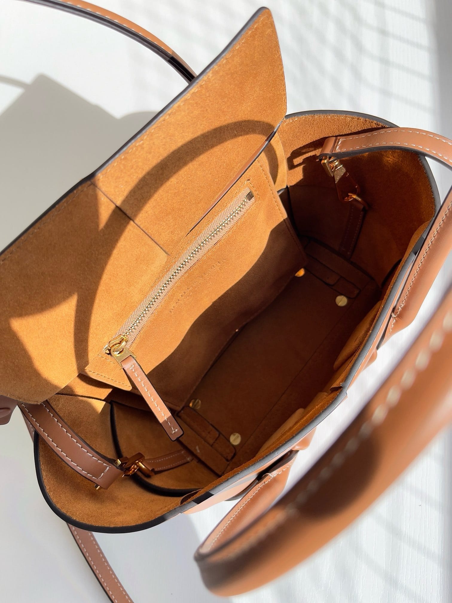 Arco Bottega Veneta 666871.8