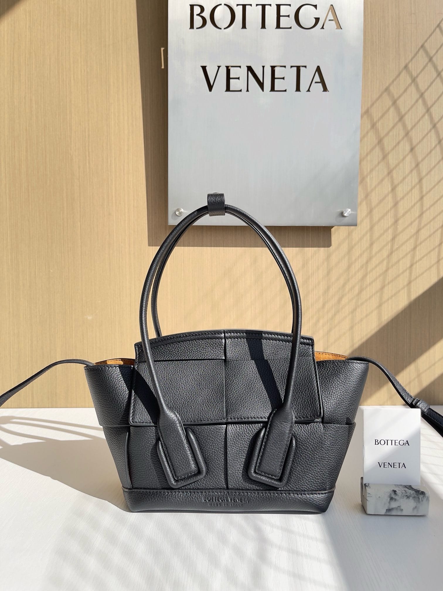 Arco Bottega Veneta 666871.14