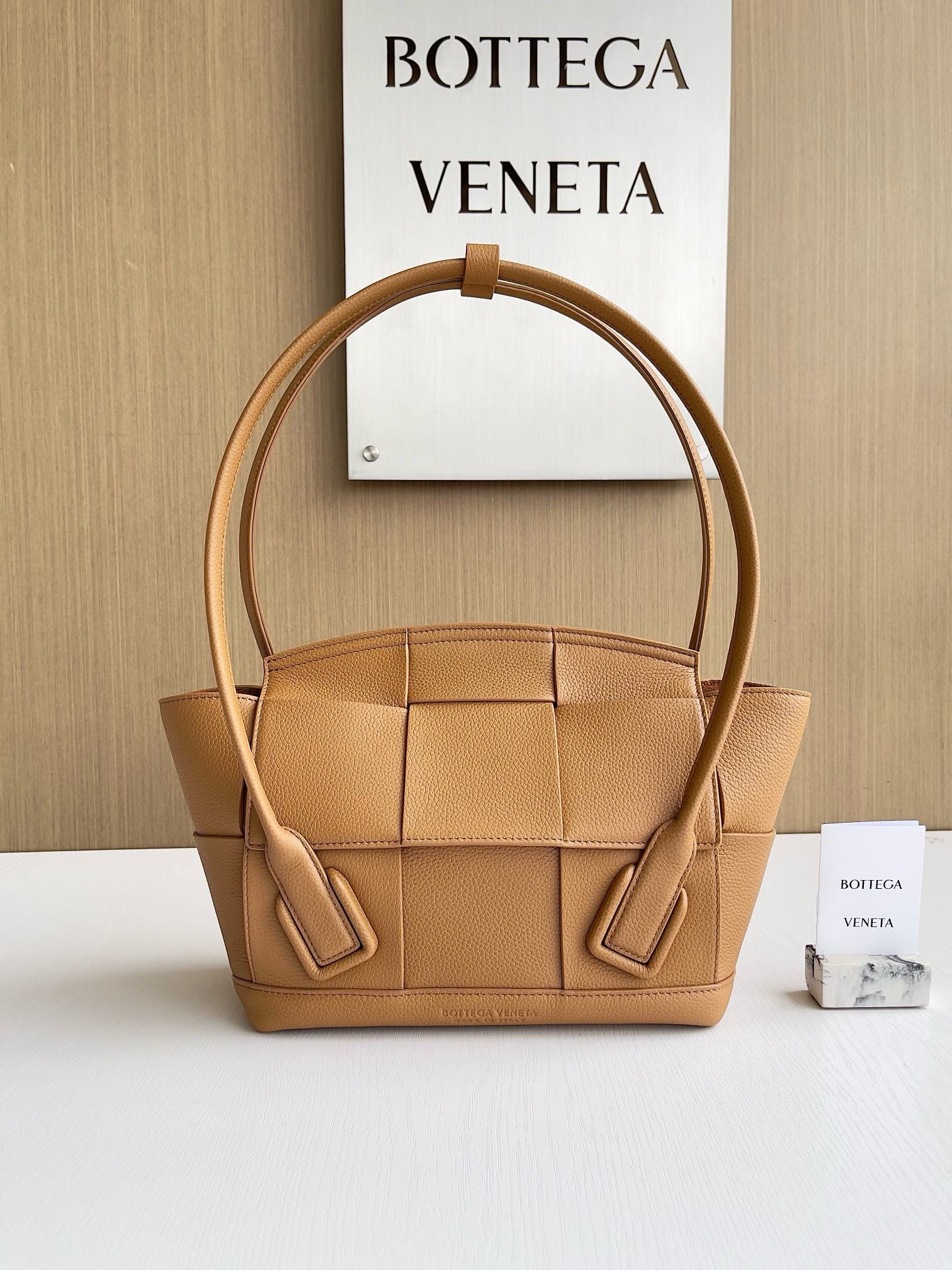 Arco Bottega Veneta 575943.639