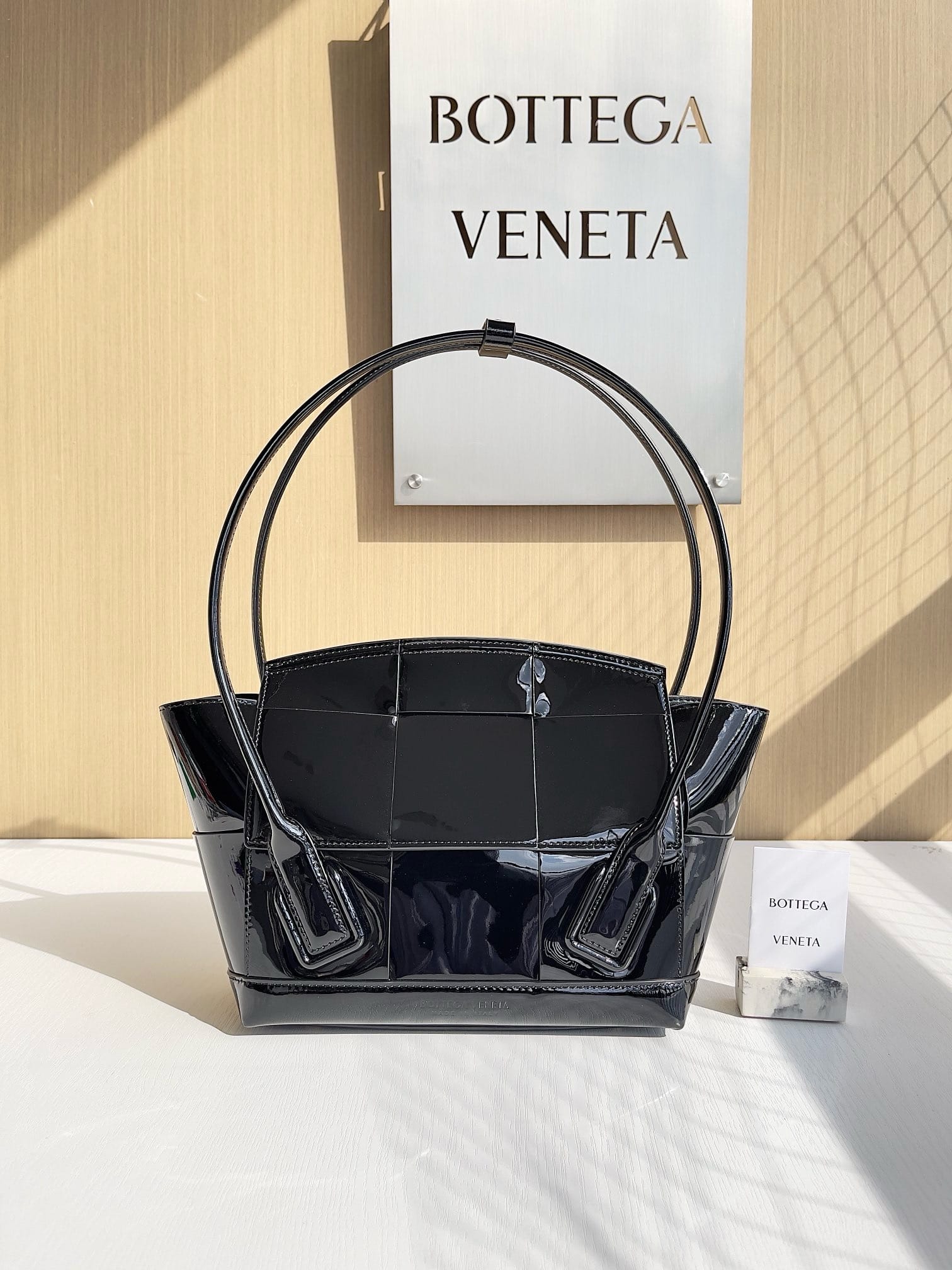 Arco Bottega Veneta 666874.1