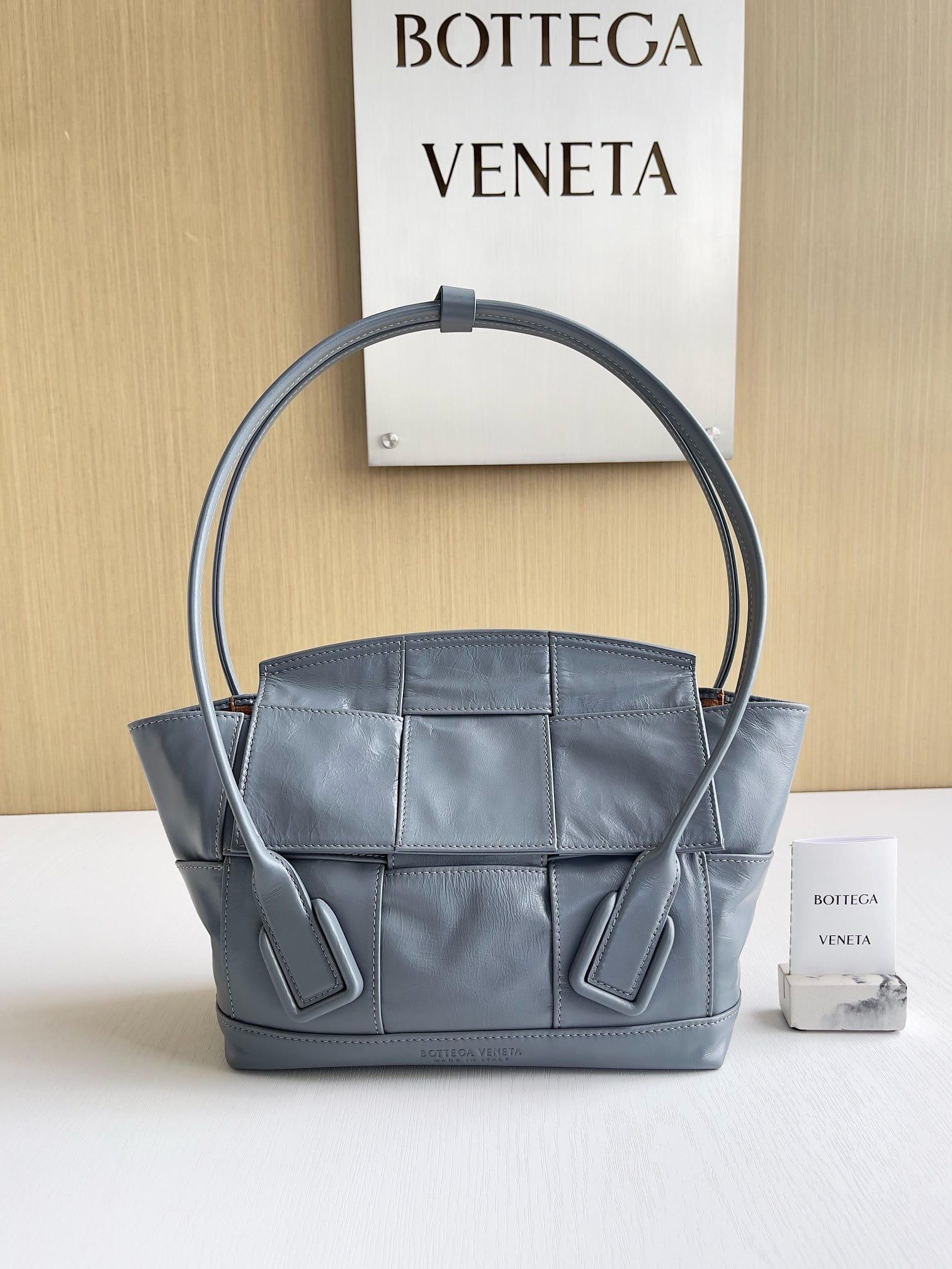 Arco Bottega Veneta 666874.3