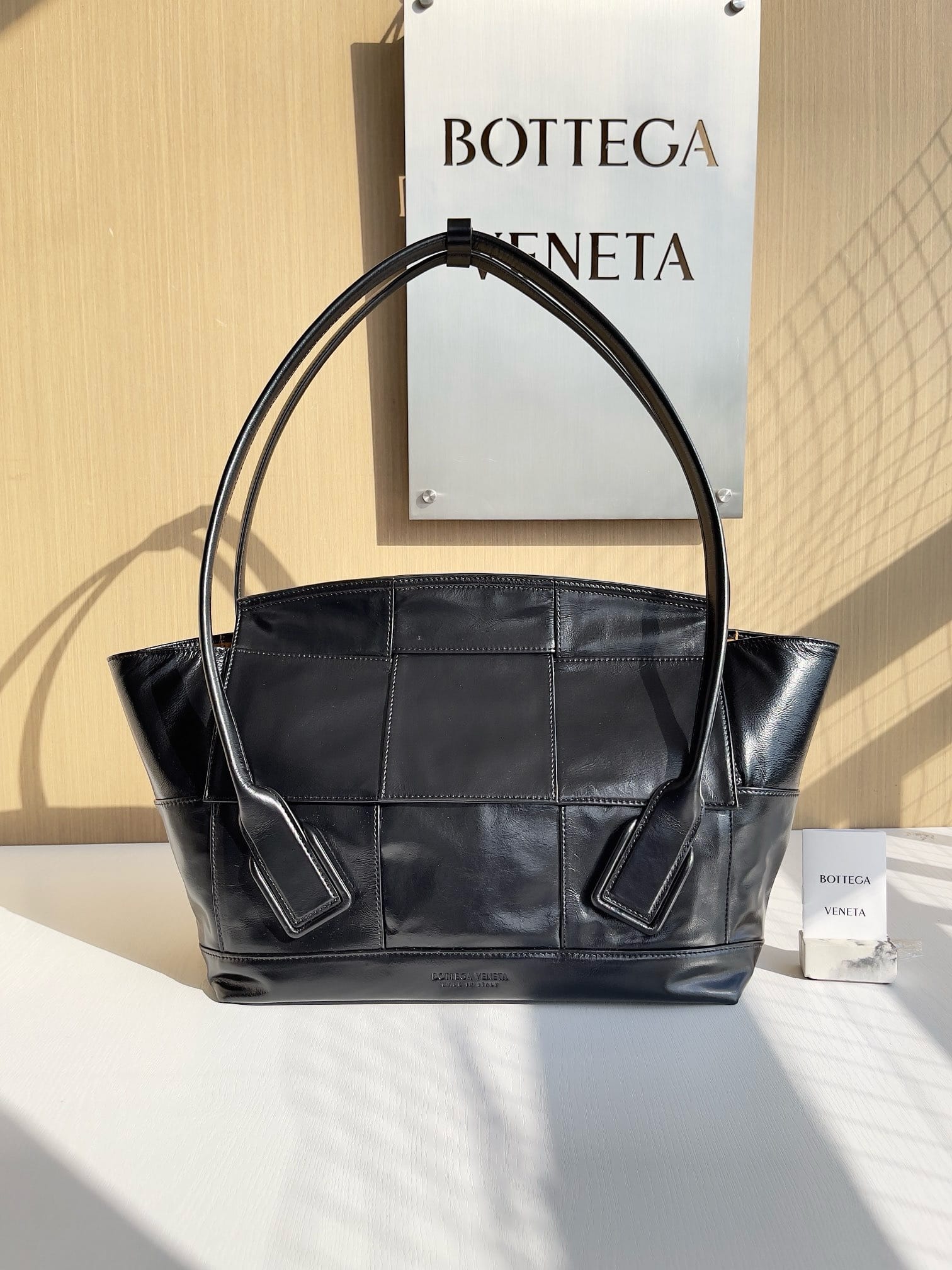 Arco Bottega Veneta 666874.6