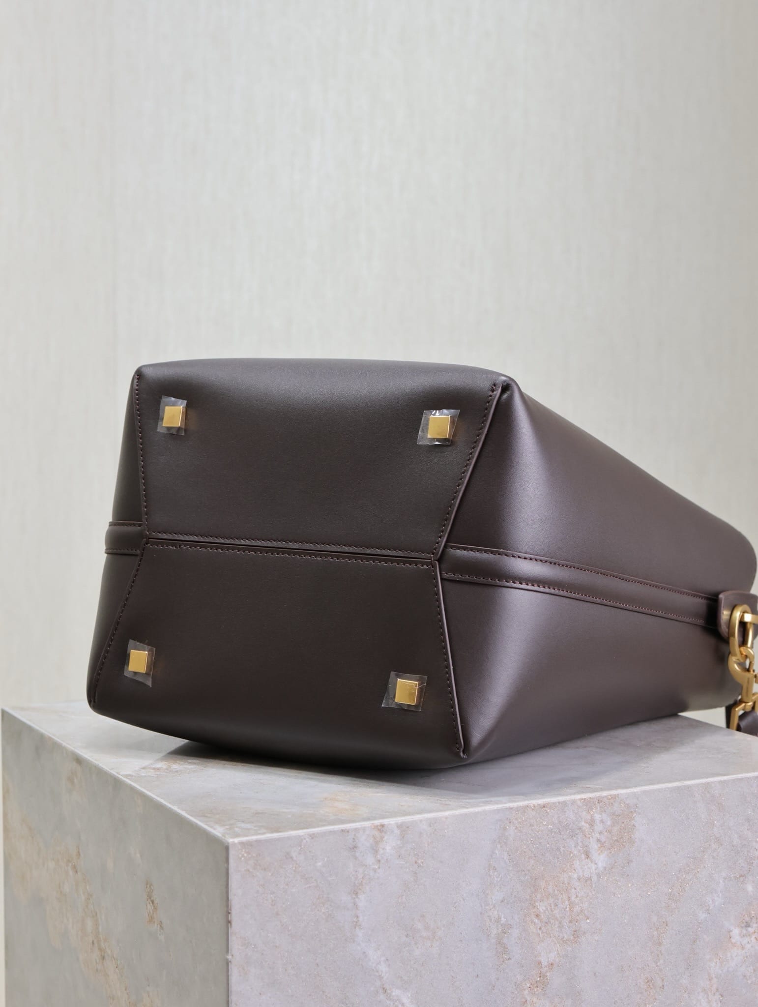 Le 37 Saint Laurent 742828.9