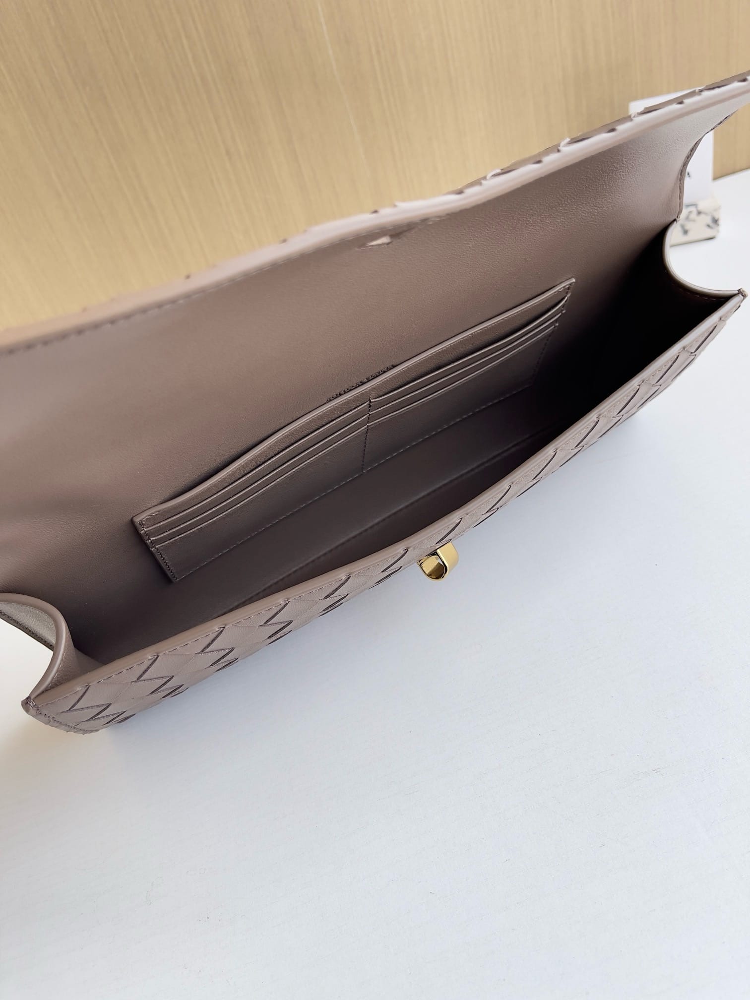 Andiamo Clutch Bottega Veneta 741511.5