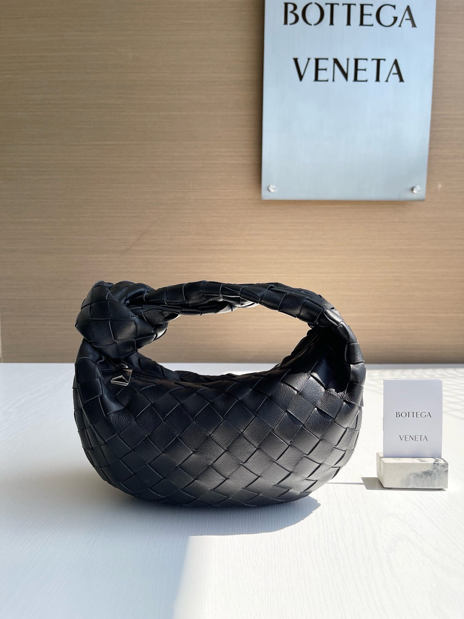Jodie 23cm Bottega Veneta 651876.12
