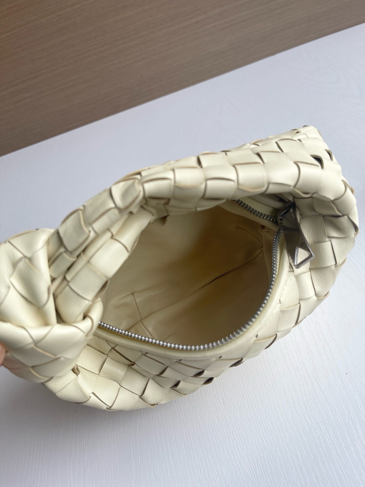 Jodie 23cm Bottega Veneta 651876.16