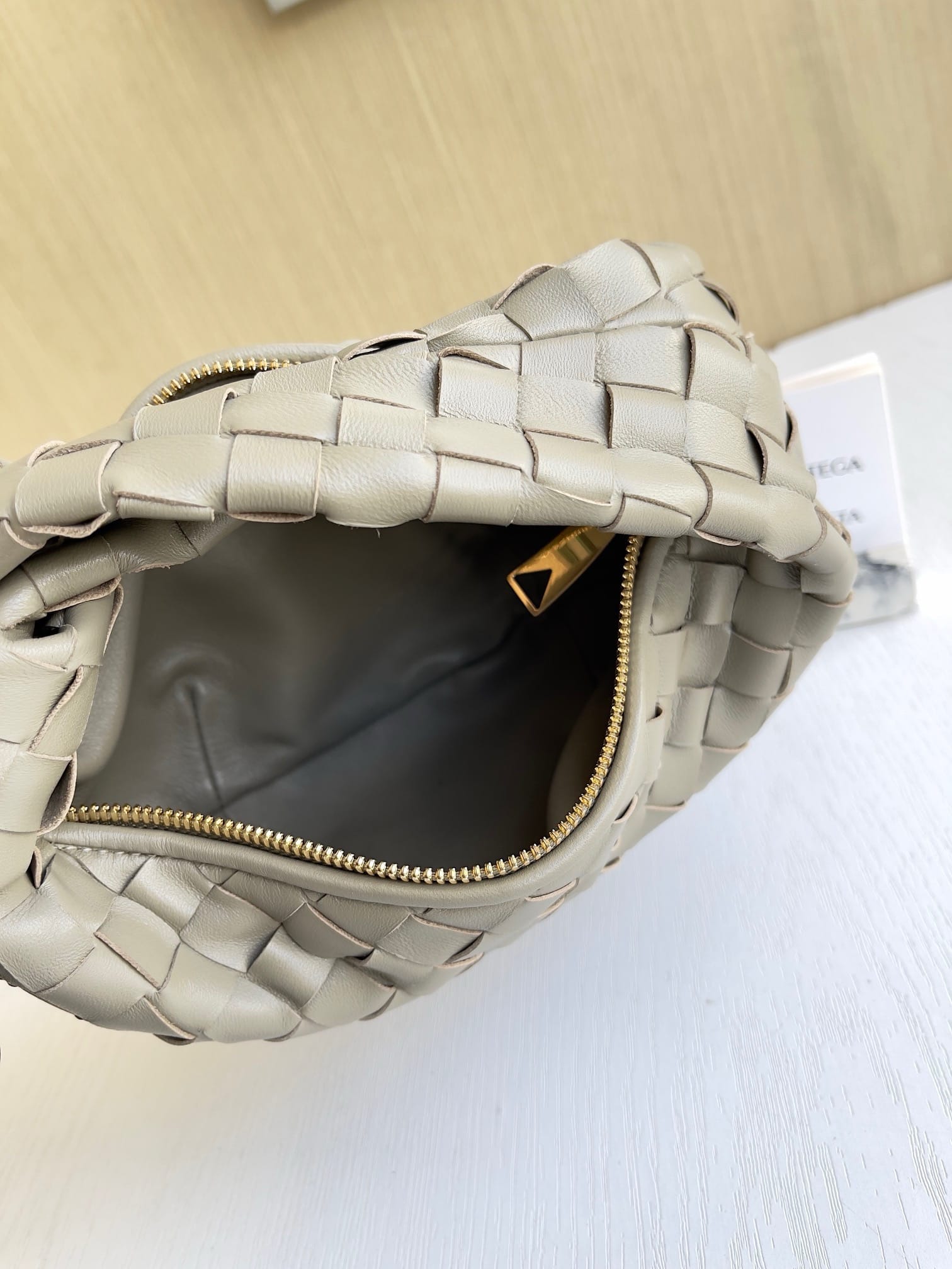 Jodie 23cm Bottega Veneta 651876.948o