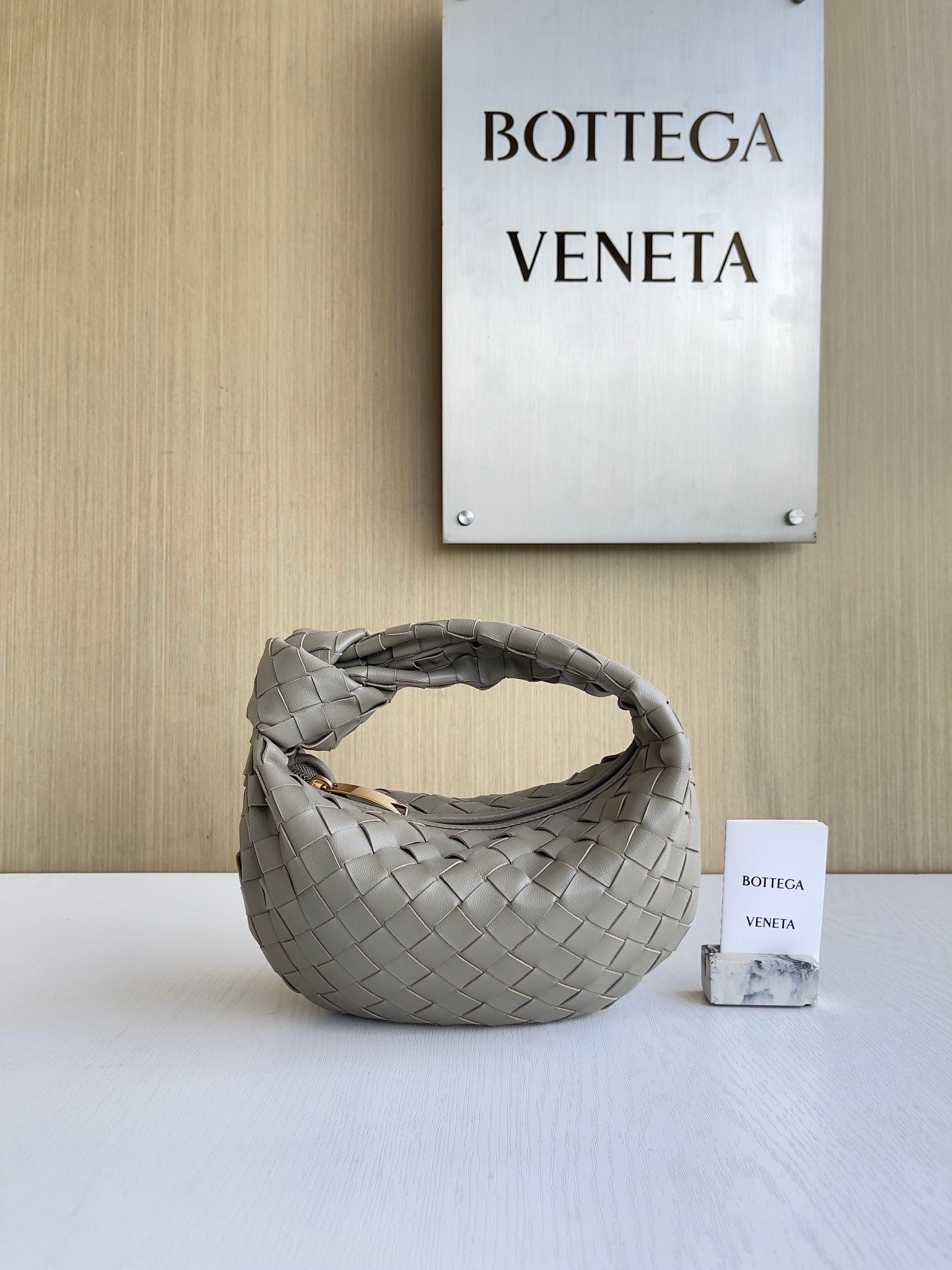 Jodie 23cm Bottega Veneta 651876.948o