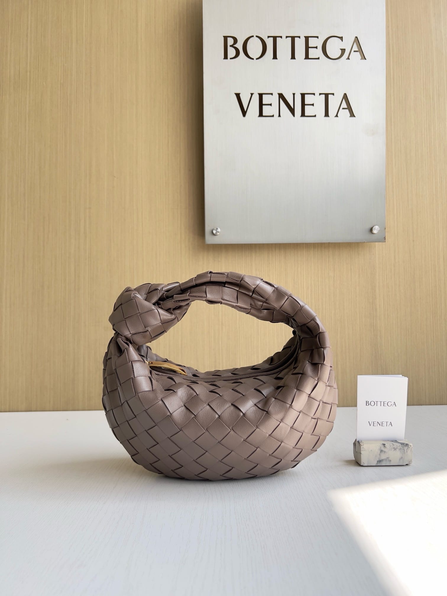 Jodie 23cm Bottega Veneta 651876.89