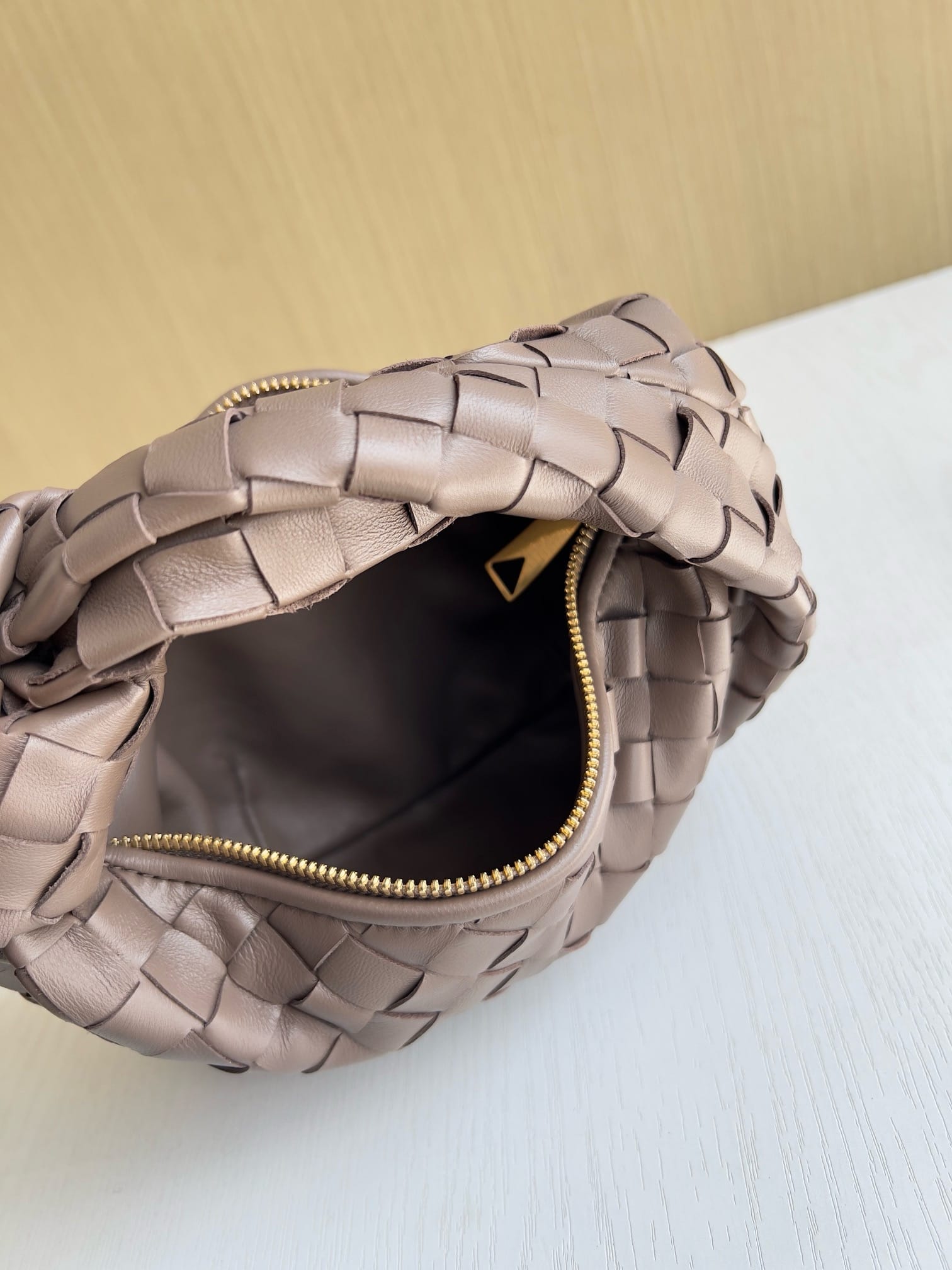 Jodie 23cm Bottega Veneta 651876.89