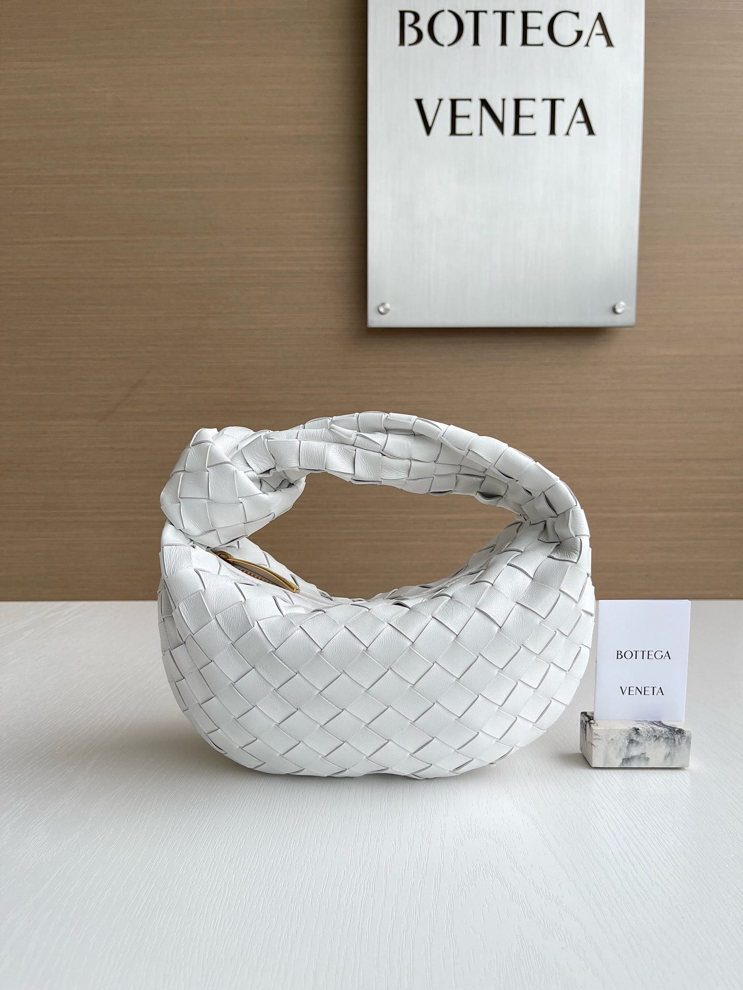 Jodie 23cm Bottega Veneta 651876.33