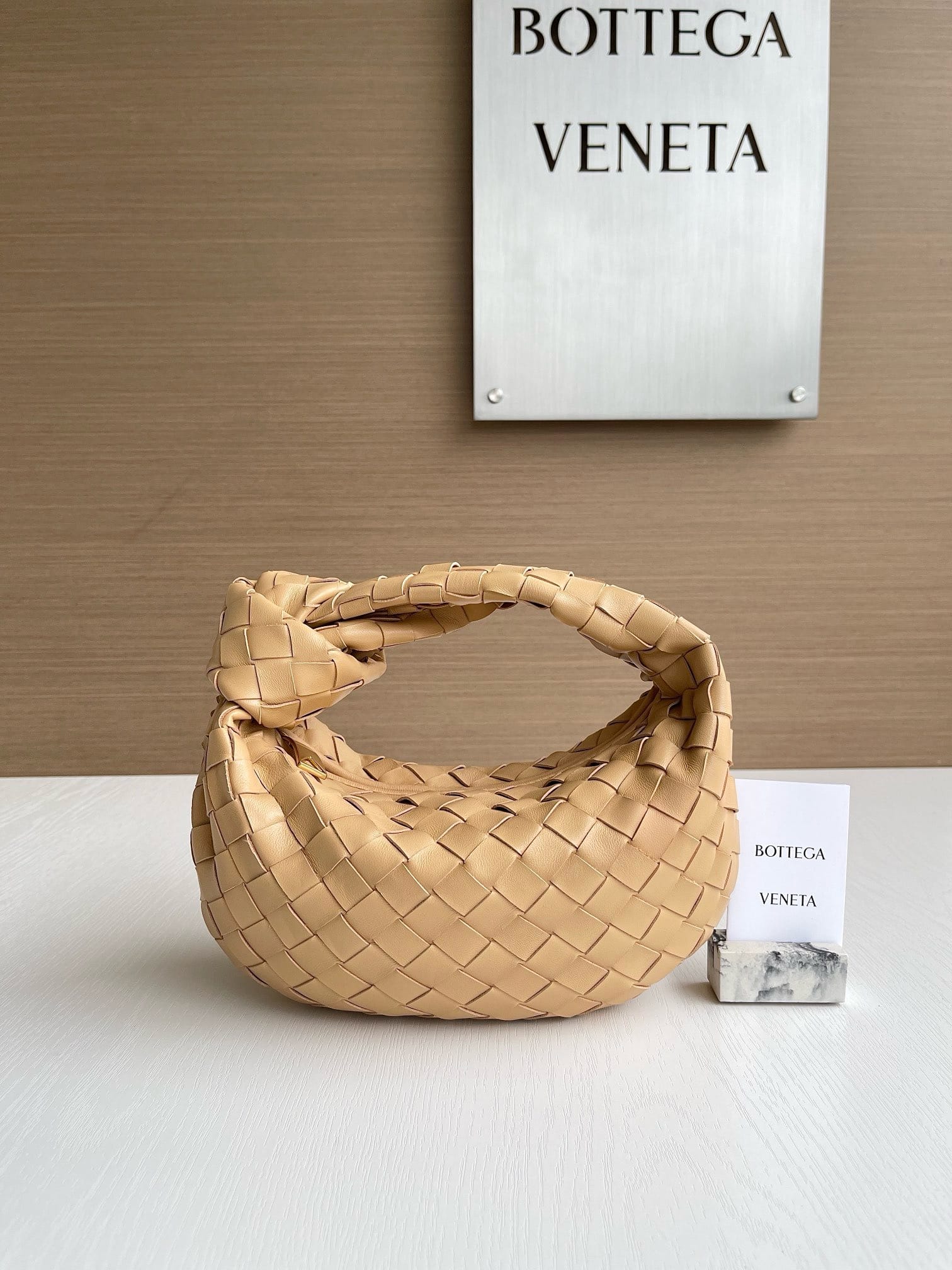 Jodie 23cm Bottega Veneta 651876.34