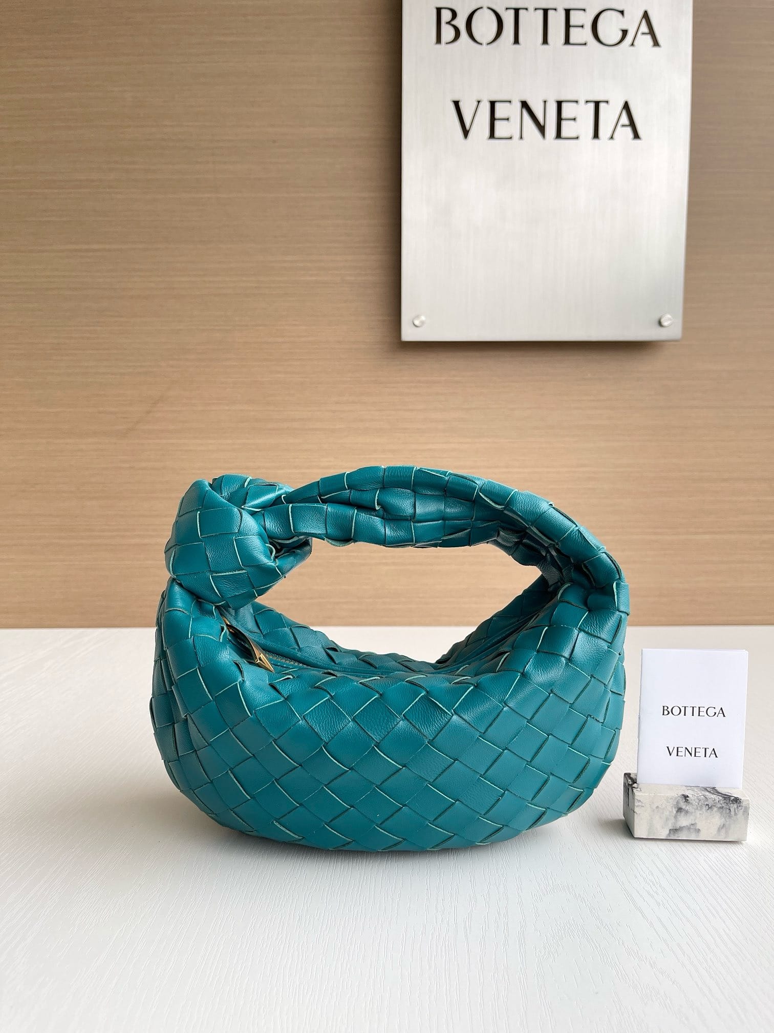 Jodie 23cm Bottega Veneta 651876.37