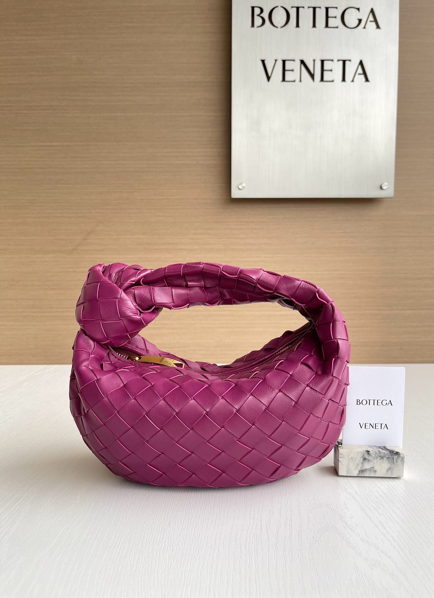 Jodie 23cm Bottega Veneta 651876.39