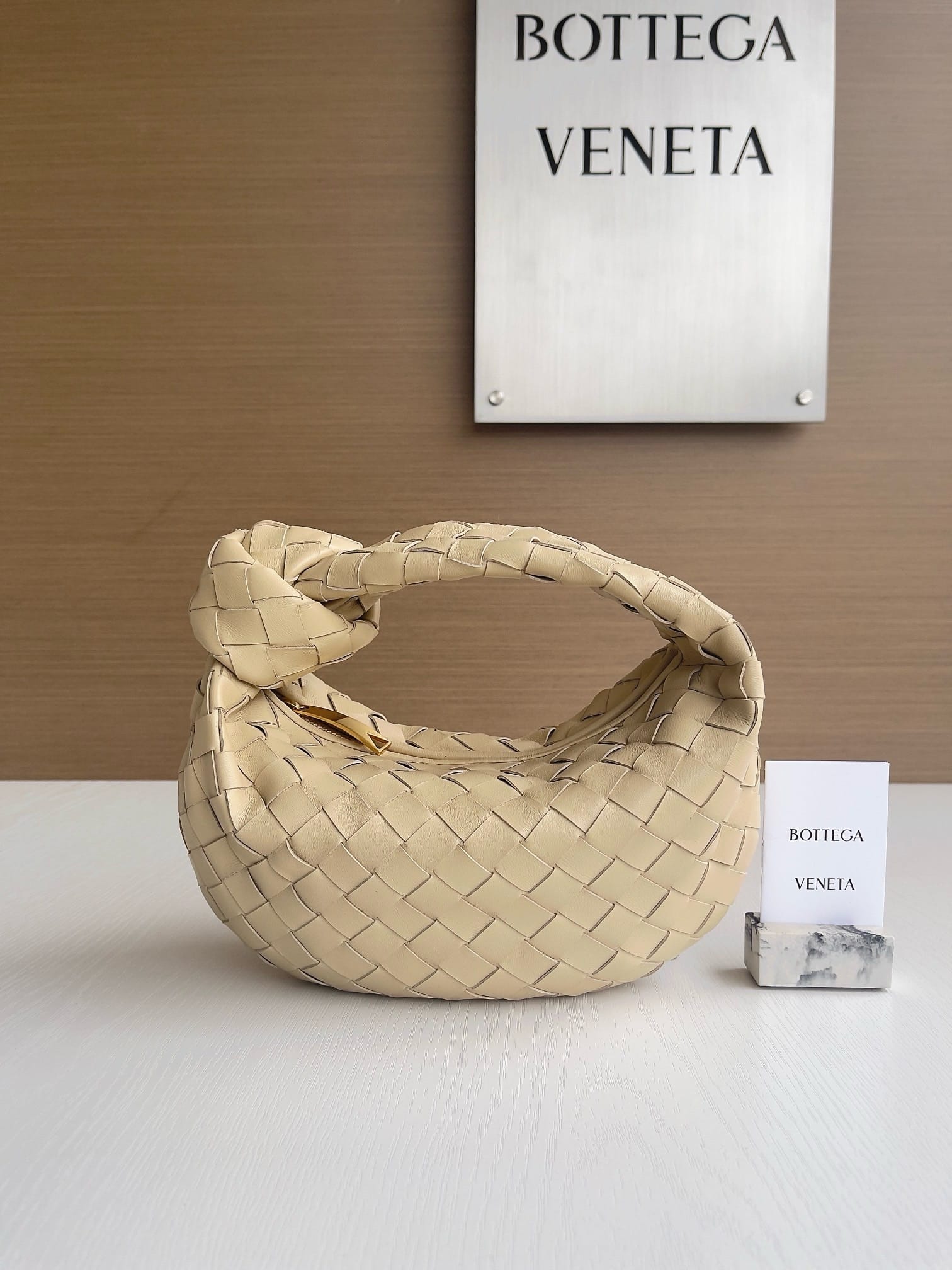 Jodie 23cm Bottega Veneta 651876.4399999999