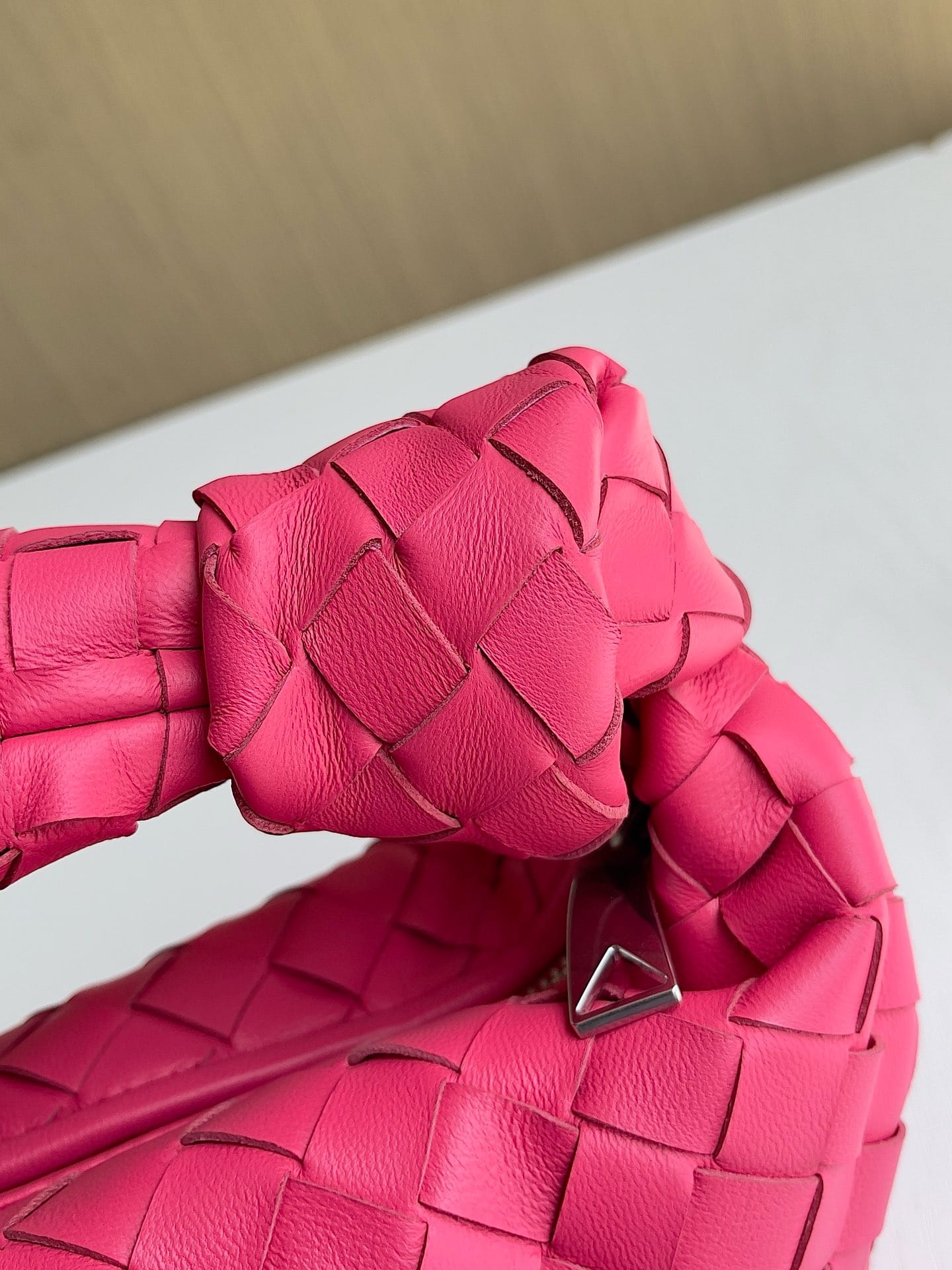 Jodie 23cm Bottega Veneta 651876.55