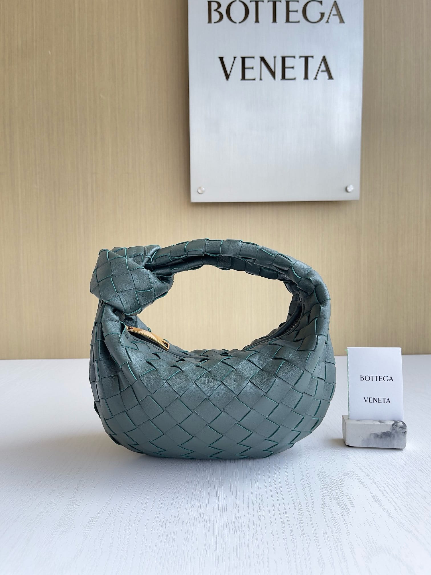 Jodie 23cm Bottega Veneta 651876.64