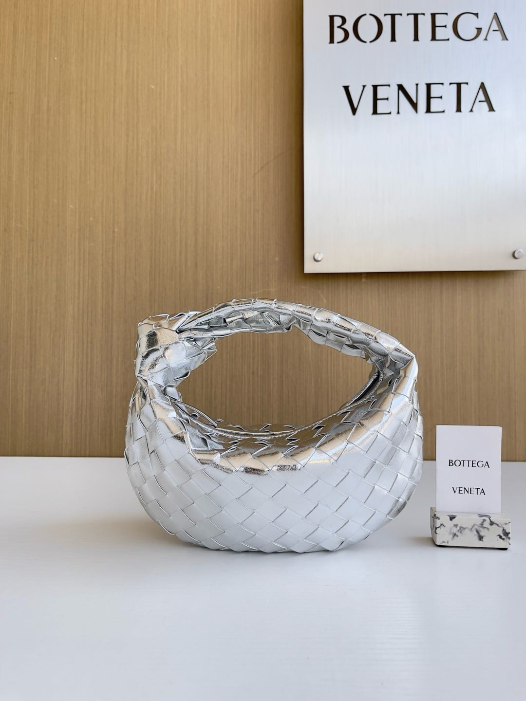 Jodie 23cm Bottega Veneta 651876.71