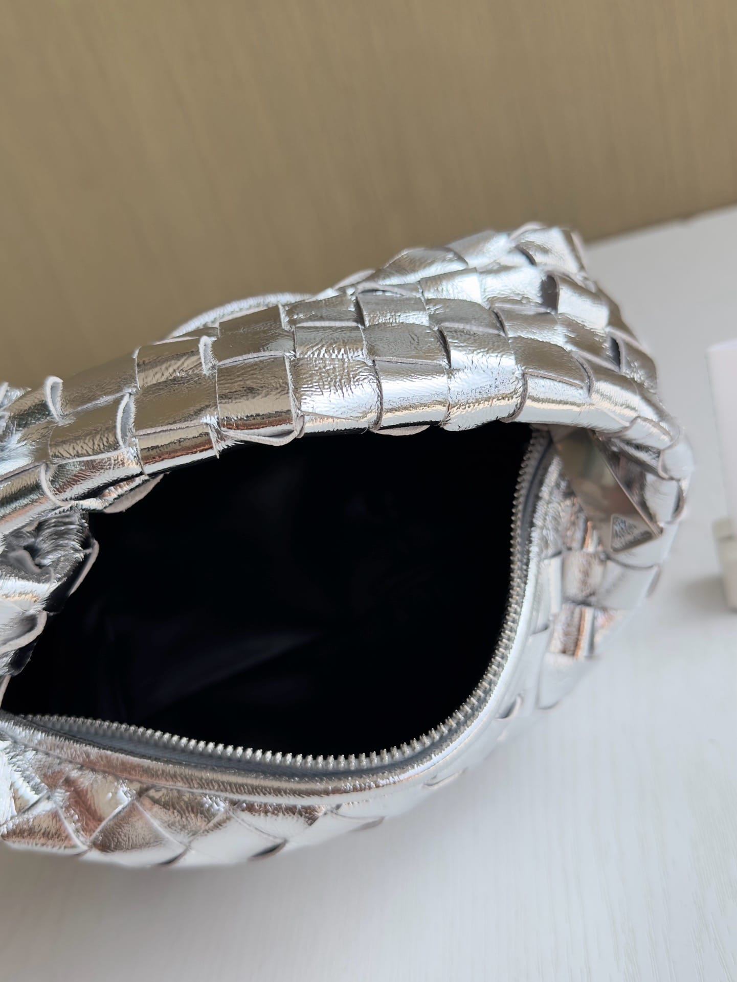 Jodie 23cm Bottega Veneta 651876.76